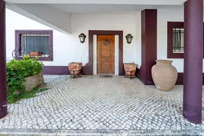 Moradia T4 para Venda em São João da Ribeira e Ribeira de São João