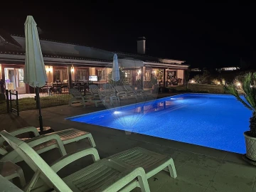 Moradia T4 para Venda em São João da Ribeira e Ribeira de São João