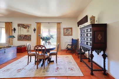 Moradia T4 para Venda em São João da Ribeira e Ribeira de São João