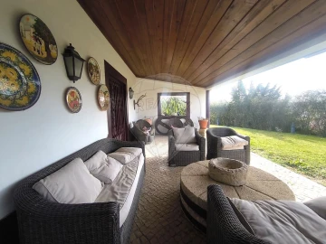 Moradia T4 para Venda em São João da Ribeira e Ribeira de São João