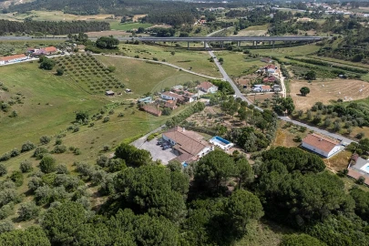 Moradia T4 para Venda em São João da Ribeira e Ribeira de São João