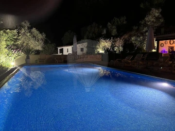 Moradia T4 para Venda em São João da Ribeira e Ribeira de São João