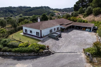 Moradia T4 para Venda em São João da Ribeira e Ribeira de São João