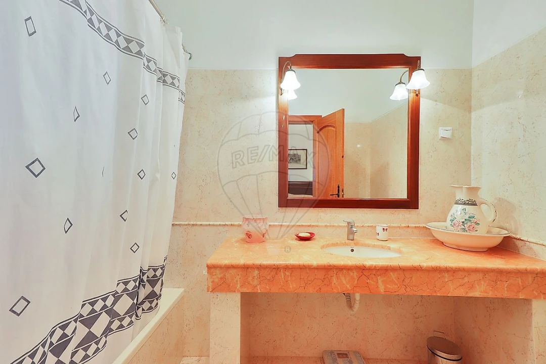 Moradia T4 para Venda em São João da Ribeira e Ribeira de São João Foto 25