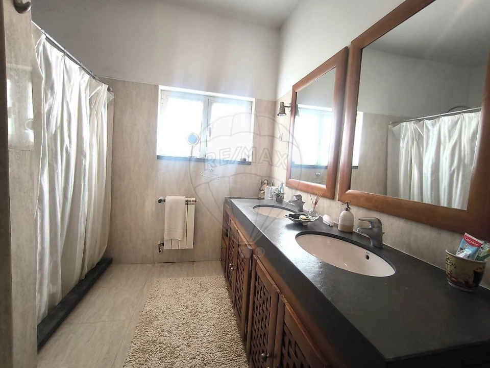 Moradia T4 para Venda em São João da Ribeira e Ribeira de São João Foto 33