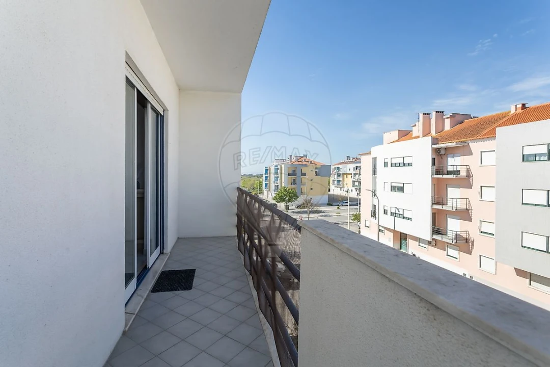 Apartamento T2 para Venda em Moita Foto 23