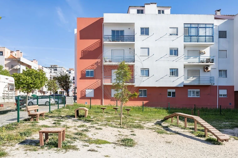 Apartamento T2 para Venda em Moita Foto 47