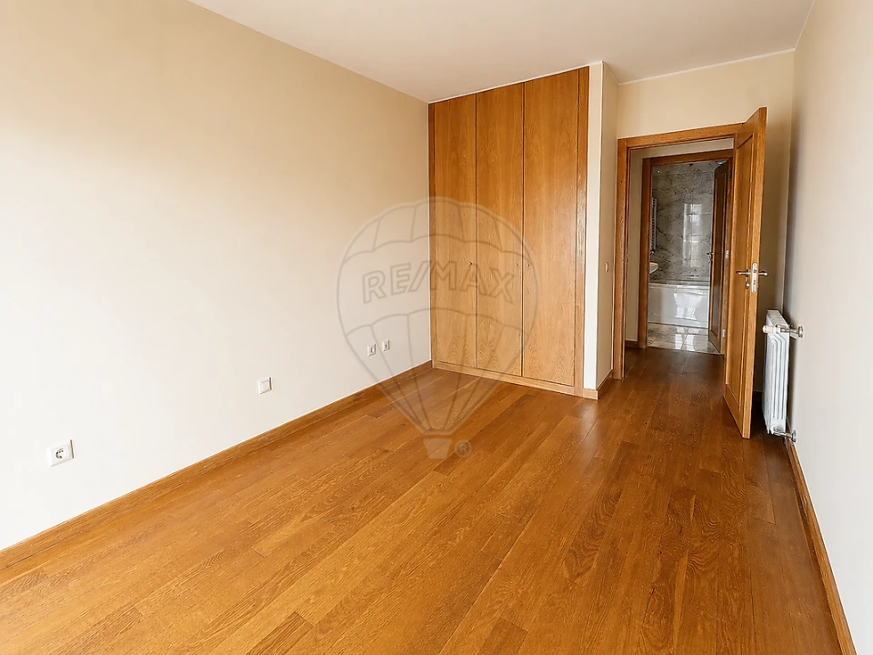 Apartamento T2 para Venda em Cidade da Maia Foto 6