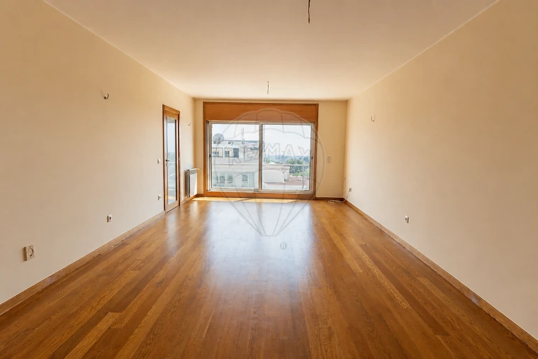 Apartamento T2 para Venda em Cidade da Maia Foto 2