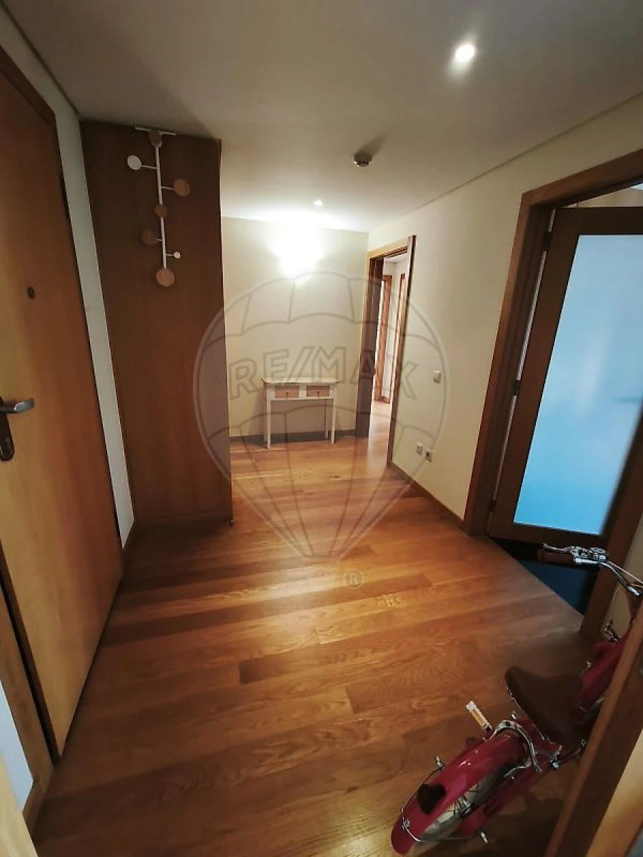 Apartamento T2 para Venda em Cidade da Maia Foto 6