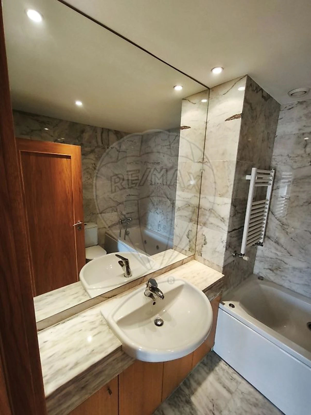 Apartamento T2 para Venda em Cidade da Maia Foto 3