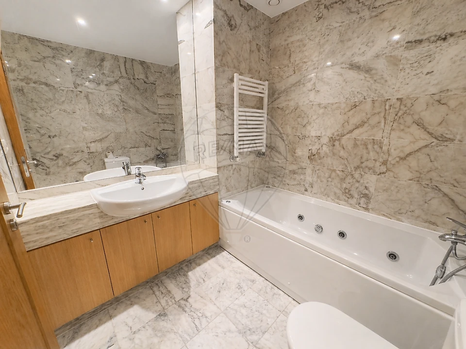 Apartamento T2 para Venda em Cidade da Maia Foto 8