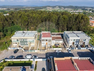 Moradia T3 para Venda em Coronado (São Romão e São Mamede)