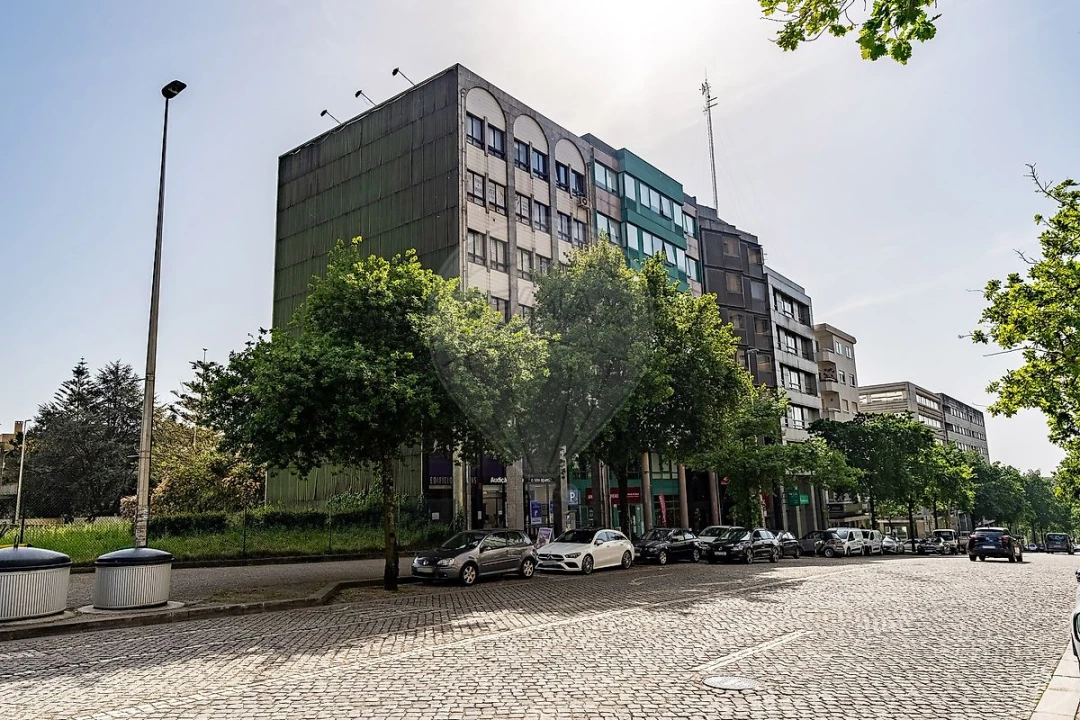 Escritório para Venda em Cidade da Maia Foto 13