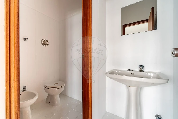 Escritório para Venda em Cidade da Maia Foto 6