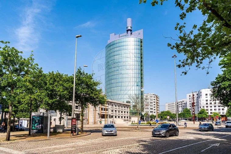 Escritório para Venda em Cidade da Maia Foto 14