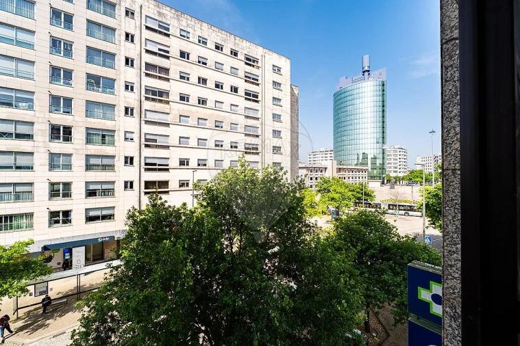 Escritório para Venda em Cidade da Maia Foto 12