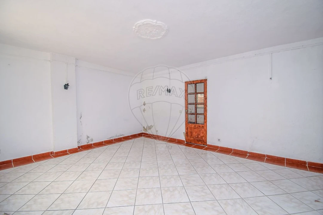 Moradia T2 para Venda em Colares Foto 9