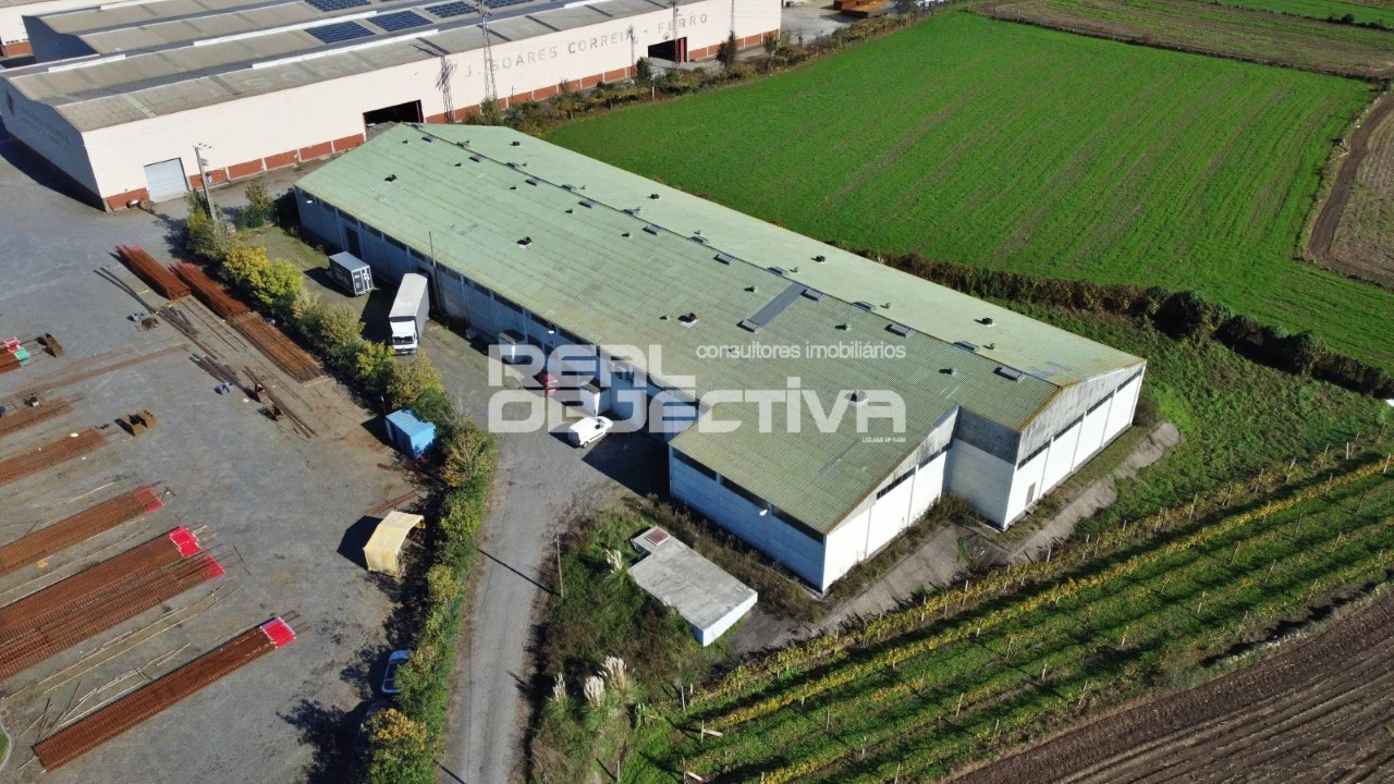 Armazém para Arrendamento em Folgosa Foto 1