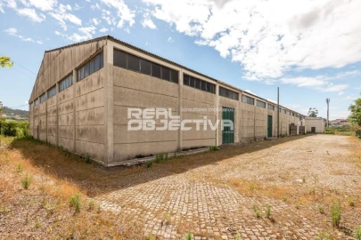 Armazém para Arrendamento em Folgosa