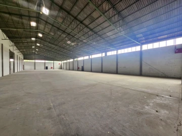 Armazém para Arrendamento em Folgosa