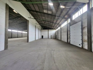 Armazém para Arrendamento em Folgosa