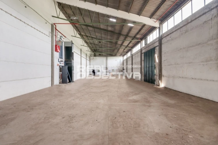 Armazém para Arrendamento em Folgosa Foto 6