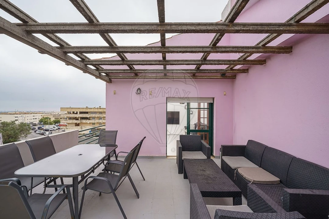 Apartamento T2 para Venda em União das Freguesias de Setúbal Foto 9