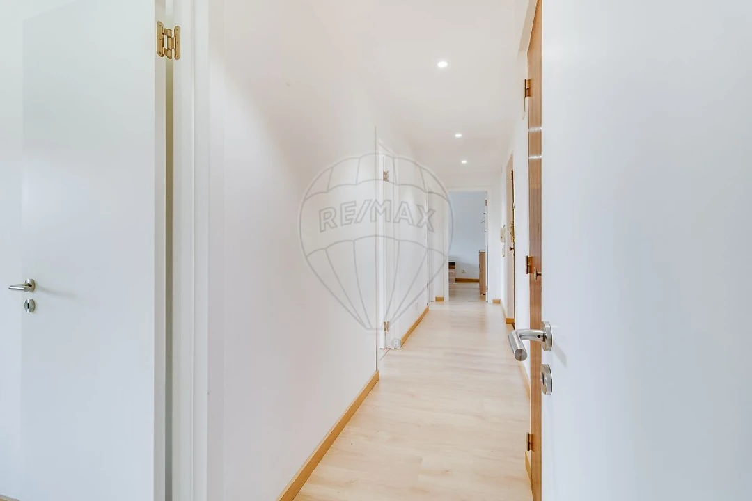 Apartamento T2 para Venda em Mina de Água Foto 2