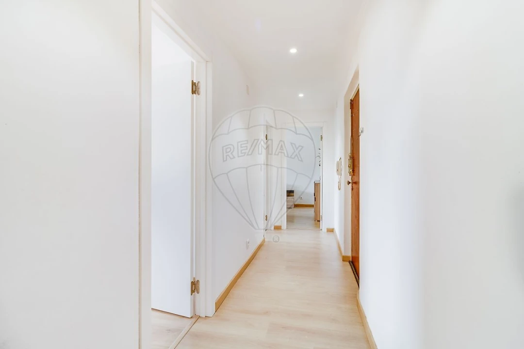 Apartamento T2 para Venda em Mina de Água Foto 1