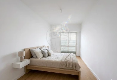 Apartamento T2 para Venda em Queluz e Belas