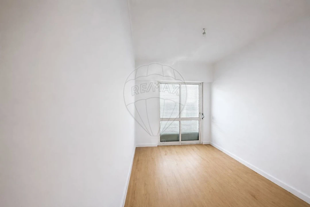 Apartamento T2 para Venda em Queluz e Belas Foto 8