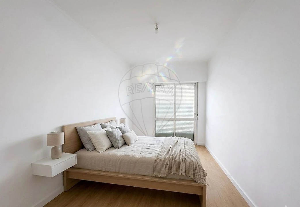 Apartamento T2 para Venda em Queluz e Belas Foto 6