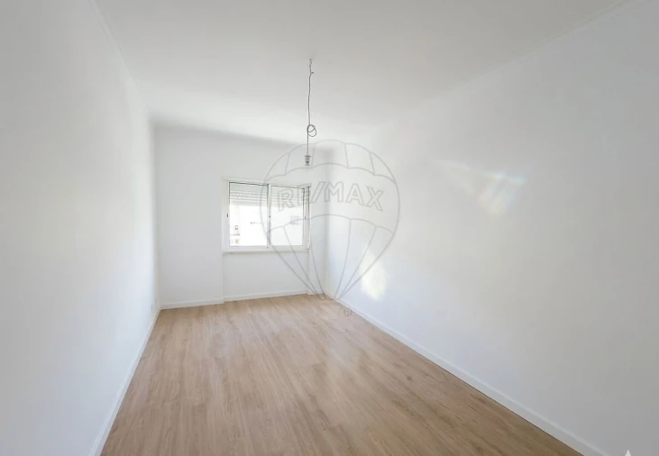 Apartamento T2 para Venda em Queluz e Belas Foto 5