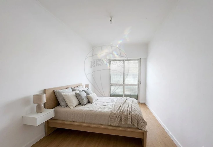 Apartamento T2 para Venda em Queluz e Belas Foto 6