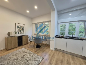 Apartamento T2 para Venda em Benfica