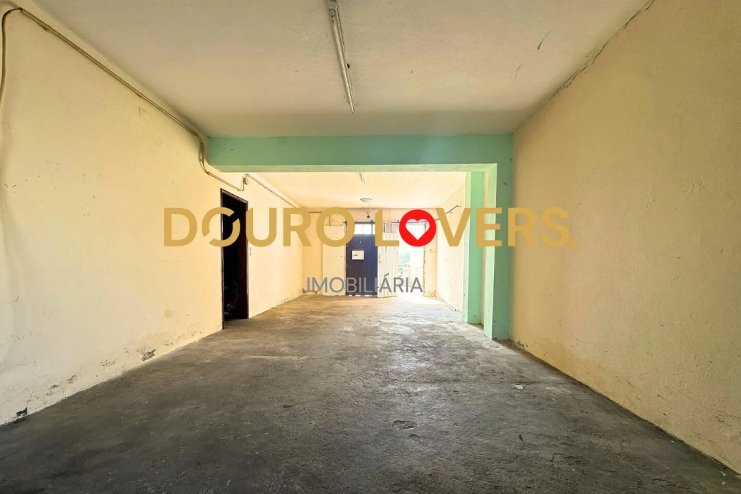 Armazém para Venda em Rio Tinto Foto 11