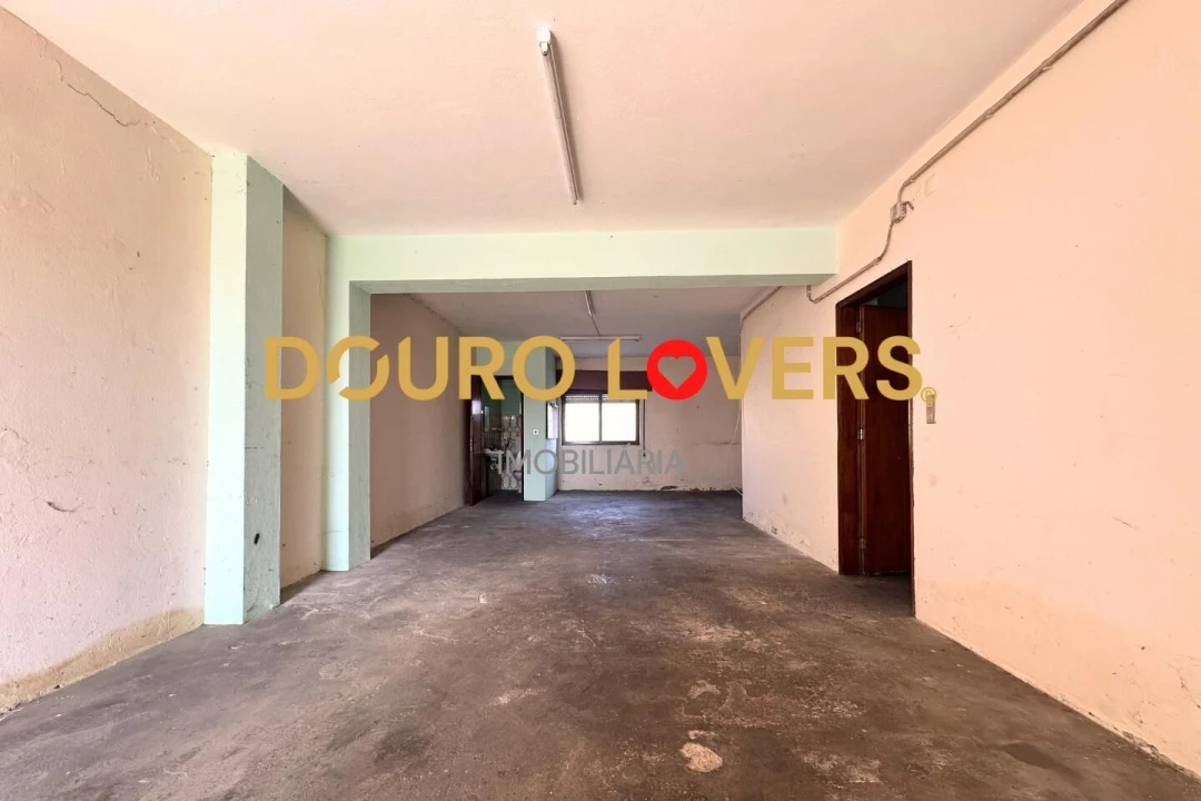 Armazém para Venda em Rio Tinto Foto 4