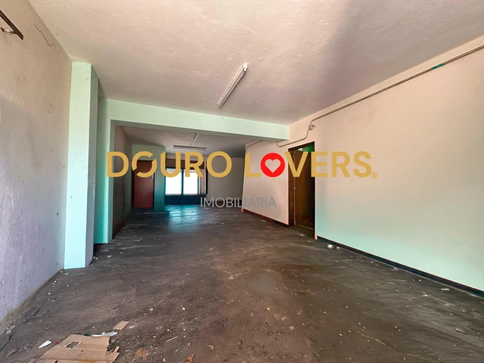 Armazém para Venda em Rio Tinto Foto 6