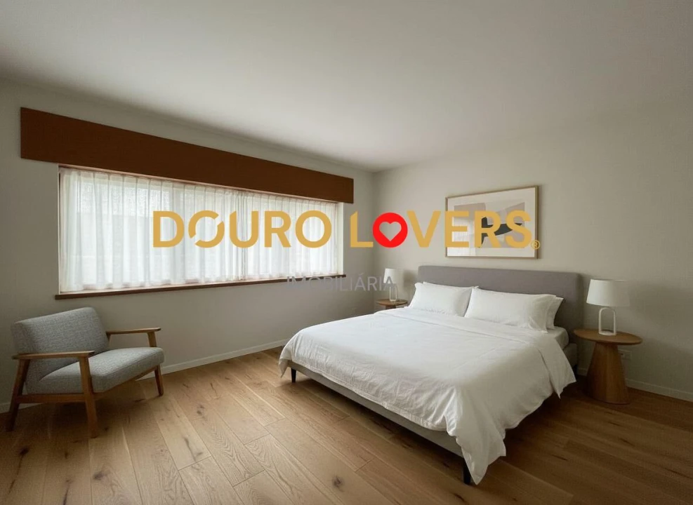 Armazém para Venda em Rio Tinto Foto 7