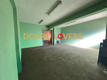 Armazém para Venda em Rio Tinto