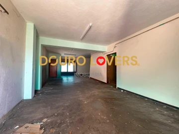 Armazém para Venda em Rio Tinto