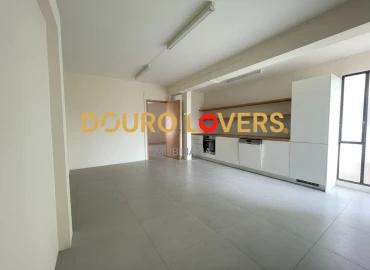 Armazém para Venda em Rio Tinto