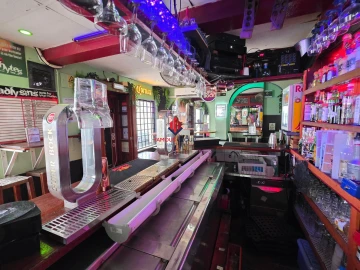 Prédio para Venda em Lagos (São Sebastião e Santa Maria)