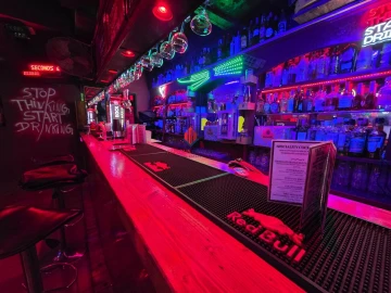 Prédio para Venda em Lagos (São Sebastião e Santa Maria)