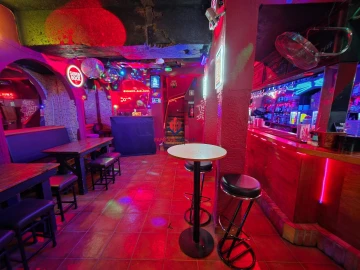 Prédio para Venda em Lagos (São Sebastião e Santa Maria)