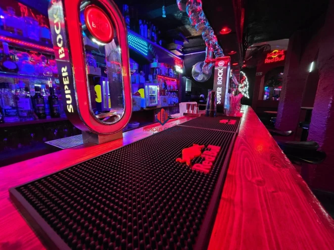 Prédio para Venda em Lagos (São Sebastião e Santa Maria) Foto 2