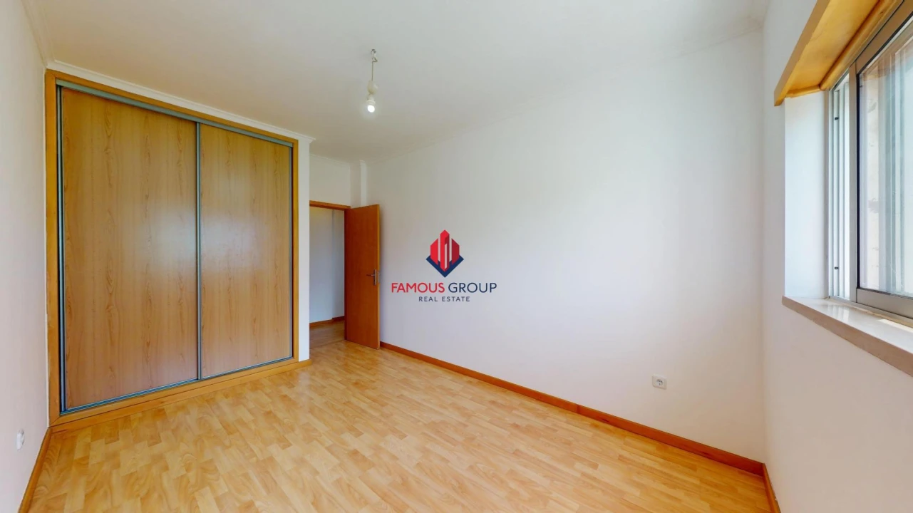 Apartamento T2 para Venda em Portimão Foto 11