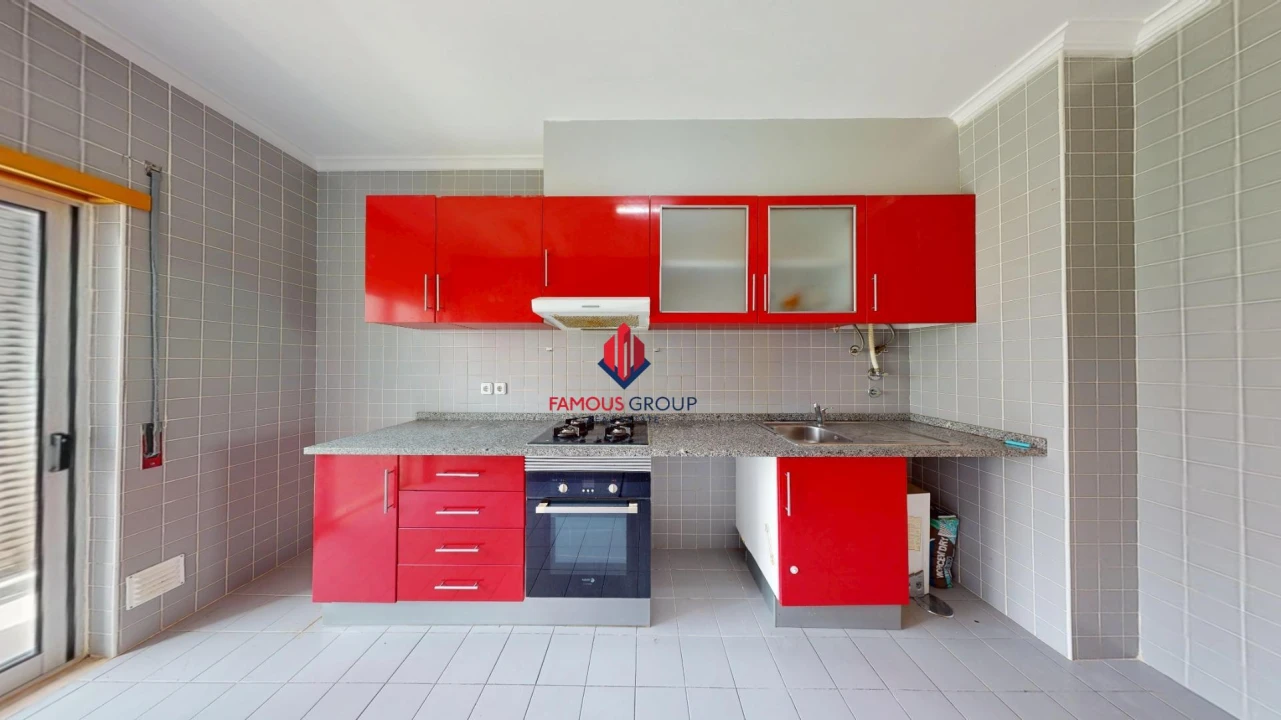 Apartamento T2 para Venda em Portimão Foto 4