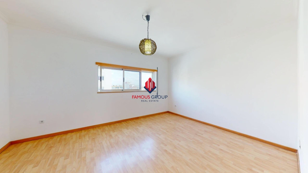 Apartamento T2 para Venda em Portimão Foto 6